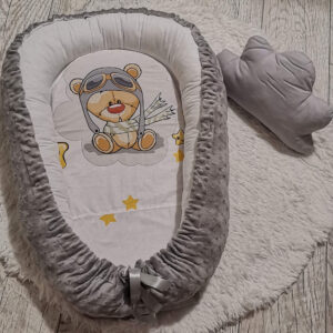 pilóta maci szürke babafészek