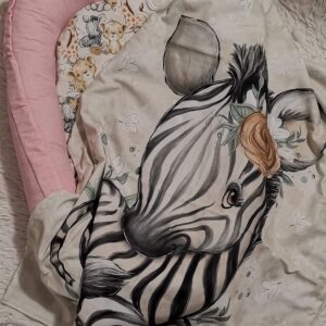 zebra babaszafari babarózsaszín 2db os babafészek szett
